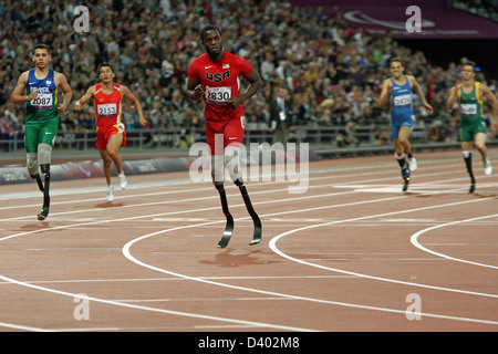 Blake Leeper des USA remporte sa course dans l'épreuve du 400m - T44 dans les jeux paralympiques de Londres 2012 dans le stade olympique Banque D'Images