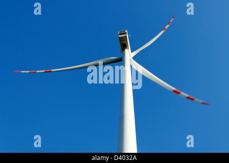 Karcino, la Pologne, l'éolienne dans le parc éolien de WKN Banque D'Images