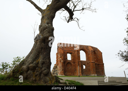 Hoff sur la mer Baltique, la Pologne, Ruines de l'église Saint-Nicolas Banque D'Images