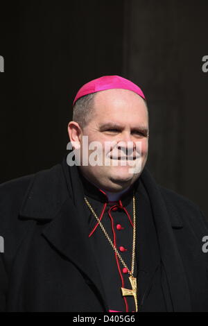 27 févr. 2013 LE PAPE BENOÎT XVI AUDIENCE GÉNÉRALE finale avant qu'il quitte le jeudi à Saint Peter's square, Vatican, Rome Banque D'Images