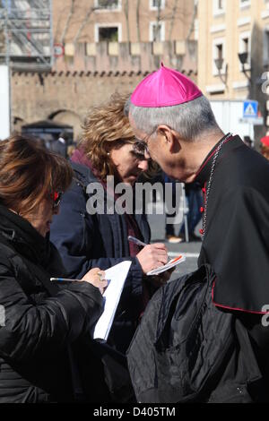 27 févr. 2013 LE PAPE BENOÎT XVI AUDIENCE GÉNÉRALE finale avant qu'il quitte le jeudi à Saint Peter's square, Vatican, Rome Banque D'Images