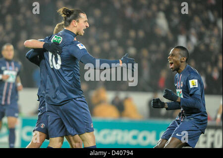 Parc des Princes, Paris, France. 27 février 2013. Football, Coupe de France. Paris Saint Germain vs Olympique de Marseille (2-0). Zlatan Ibrahimovic (PSG) célèbre son premier but. Photo Frederic Augendre/Alamy Live News Banque D'Images