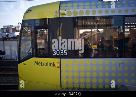 Avant d'un tram à destination de Manchester Piccadilly Banque D'Images