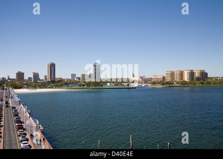 St Petersburg Florida USA Vue sur Bay vers le nord Yacht Basin Marina Vinoy Park à partir de la plate-forme d'observation au-dessus de pier Banque D'Images