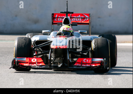 Sergio Perez (MEX), McLaren-Mercedes MP4-28, la formule 1 séances d'essai, contrôle du circuit de Catalunya, Barcelone, Espagne, 10 févr. 2013 Banque D'Images