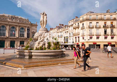 La Statue des Trois Grâces (déesses) sur la Place de la Comédie, Montpellier, Hérault, Languedoc-Roussillon, France Banque D'Images