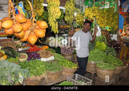 Stand de fruits et légumes du marché, Nuwara Eliya, Sri Lanka Banque D'Images