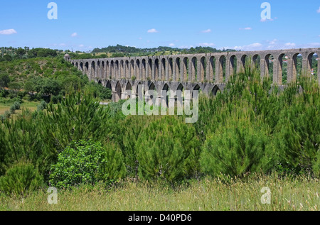 Aquaedukt Tomar Tomar - aqueduc 11 Banque D'Images