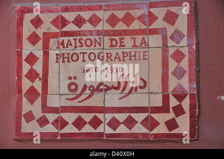 En dehors du musée de la plaque photographique (Maison de la photographie) dans la médina, Marrakech, Maroc (Marrakech) Banque D'Images