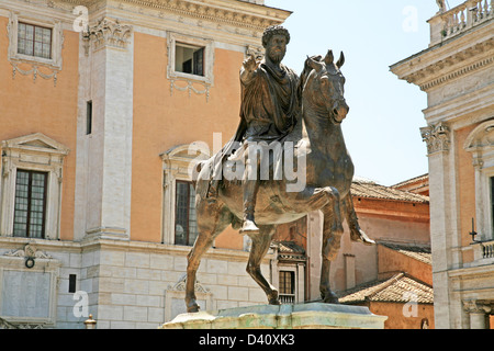 La Statue équestre de Marc Aurèle. Rome, Italie Banque D'Images