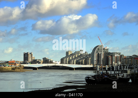 Wandsworth Bridge sur la Tamise Londres Banque D'Images