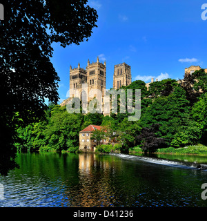 La cathédrale de Durham sur la rivière Wear Banque D'Images