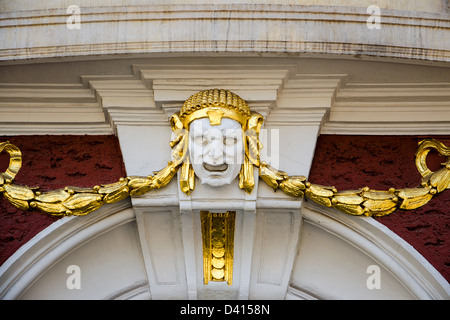 Un élément architectural du Théâtre National de Sofia, Bulgarie Banque D'Images