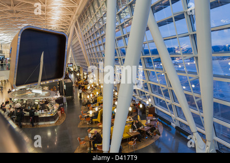 Centre de l'aéroport de Zurich Kloten, Suisse, Bar Banque D'Images