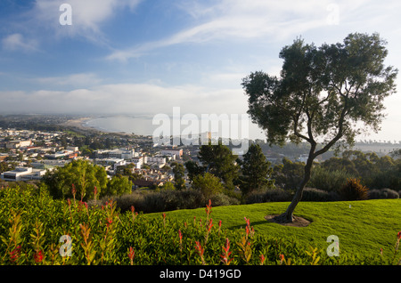 Survol Panorama de Ventura en Californie, du Grant Park Ville ci-dessus montrant côte Banque D'Images