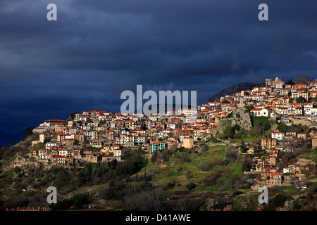 Avis de Arachova, station d'hiver les plus populaires en Grèce, le Mont Parnasse, Béotie., Centre de la Grèce. Banque D'Images