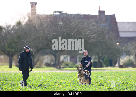Rechercher Elderden la police dans le cadre de la ferme 53 m£ Securitas Depot à main armée. Banque D'Images
