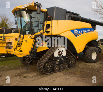 La gamme New Holland CR machines moissonneuse-batteuse, Suffolk, Angleterre Banque D'Images