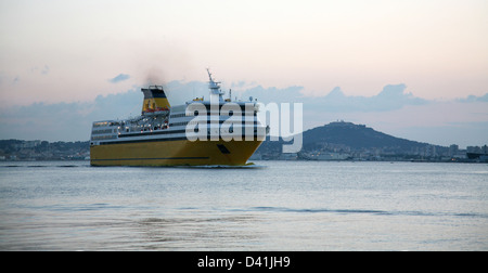 Ferry à Toulon, France Banque D'Images