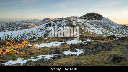 Vue depuis le sommet de Brandreth au coucher du soleil à en direction de Great Gable, Cumbria, Parc National de Lake District, England, UK Banque D'Images