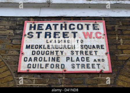 Nom de rue signe pour heathcote street, finsbury, Londres, Angleterre Banque D'Images