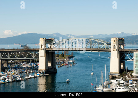 Vue sur le port et pont de la rue Burrard à Vancouver, Colombie-Britannique, Canada Banque D'Images