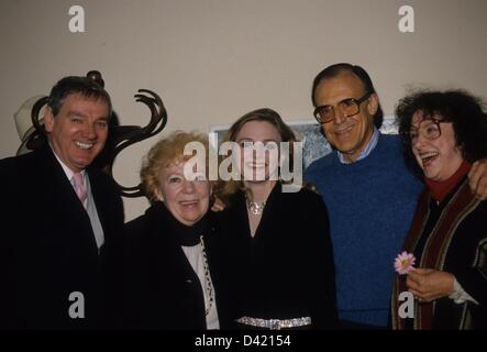 ALISON ARNGRIM avec père Thor Arngrim , mère Norma MacMillan et parents de petite maison dans la prairie.f5467.(Image Crédit : © Bob C. Noble/Globe Photos/ZUMAPRESS.com) Banque D'Images