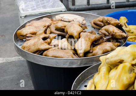 Compotée de canard dans le marché de la Thaïlande , Pot inox Banque D'Images