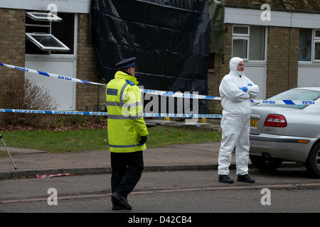 Scène de crime à Hemel Hempstead, Hertfordshire. un corps d'un homme dans son 60's a été trouvé dans la maison brûlée. Banque D'Images