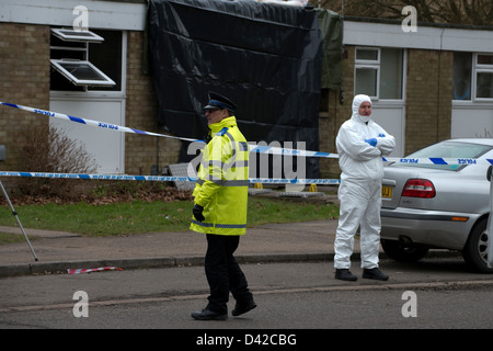 Scène de crime à Hemel Hempstead, Hertfordshire. un corps d'un homme dans son 60's a été trouvé dans la maison brûlée. Banque D'Images