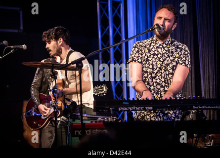 28 février 2013 - Le groupe de rock indépendant local natives en prestation au Tunnel Club, Milan, Italie Banque D'Images