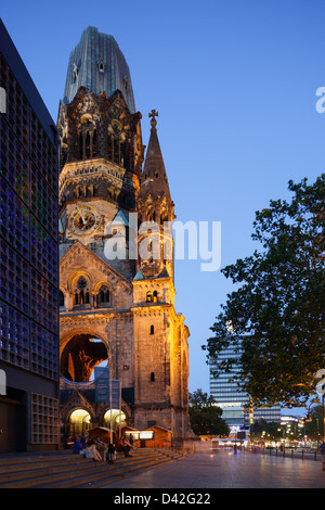 Berlin, Allemagne, l'Église du Souvenir Kaiser Wilhelm sur Breitscheidplatz Banque D'Images