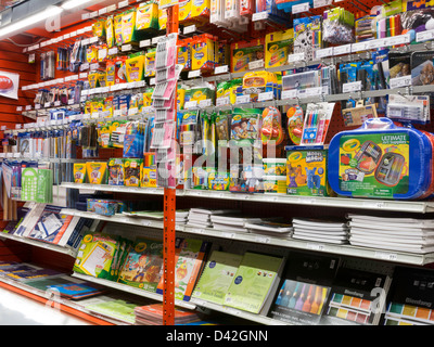 Affiche en magasin Staples, NYC Banque D'Images