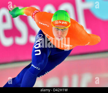 Le patineur de vitesse sur glace néerlandais Stefan Groothuis commence à plus de 1000 m à la coupe du monde de patinage de vitesse sur glace à Erfurt, Allemagne, 02 février 2013. Photo : MARTIN SCHUTT Banque D'Images