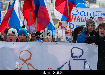 Les manifestants russes manifestation en soutien de l'interdiction de l'adoption aux États-Unis. Moscou, le 2 mars 2013 Banque D'Images