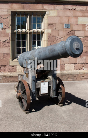 En dehors des armes russes Fortess Regimental Museum et Château de Monmouth Banque D'Images