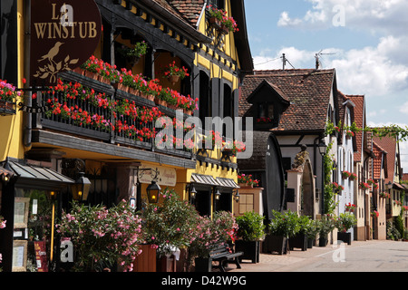 Village de maisons à colombages en Alsace, France Banque D'Images