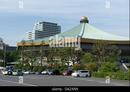 Nippon Budokan arena organise des tournois d'arts martiaux et des concerts dans le centre de Tokyo. Banque D'Images