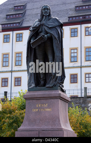 Monument Herzog Ernst, Der fromme en face du château Schloss Friedenstein, Gotha, Thuringe, Allemagne, Europe Banque D'Images