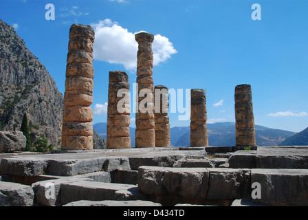 Piliers du Temple d'Apollon à Delphes, Grèce Banque D'Images