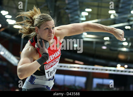 L'Allemagne Josephine Terlecki participe à la women's Tour de France lors de la finale européenne d'athlétisme IAAF Indoor Championships 2013 dans le Scandinavium Arena de Göteborg, Suède, le 3 mars 2013. Foto : Christian Charisius/dpa  + + +(c) afp - Bildfunk + + + Banque D'Images