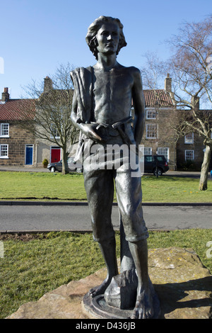 Statue du célèbre Mariner le capitaine James Cook en jeune homme à grande Ayton Yorkshire du Nord où il est allé à l'école Banque D'Images