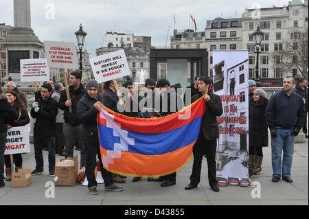 Trafalgar Square, Londres, Royaume-Uni. 3 mars 2013. Les Arméniens se souvenir du massacre des Arméniens en Azerbaïdjan 32 la ville balnéaire de Sumgait il y a 25 ans. Crédit : Matthieu Chattle/Alamy Live News Banque D'Images