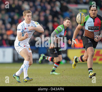 06.04.2013 23 Londres, Angleterre. Gareth Steenson en action au cours de l'Aviva Premiership match entre les Harlequins et Exeter Chiefs de la Stoop. Banque D'Images