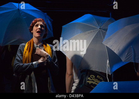 Ascenseur, nouvelle comédie musicale mettant en vedette de jeunes acteurs britanniques au Soho Theatre, Londres Banque D'Images