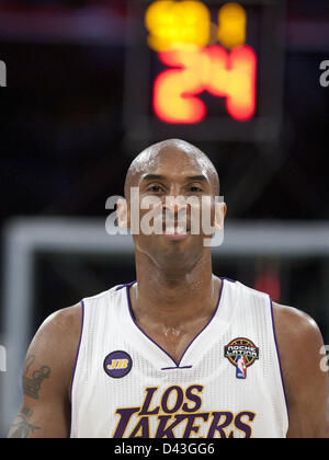 3 mars 2013 - Los Angeles, Californie, États-Unis - Los Angeles Lakers KOBE BRYANT garde fait une grimace au cours d'un match contre les Atlanta Hawks au Staples Center. (Crédit Image : © Armando Arorizo ZUMAPRESS.com)/Prensa Internacional/ Banque D'Images