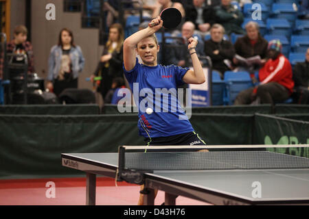 11.05.2013 Sheffield, Angleterre. Au cours de la Vickers Emma womens demi-finale de l'English National Championnats de Tennis de Table de l'Ponds Forge International Sports Centre. Banque D'Images