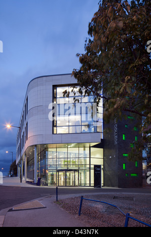 Rotherham College of Arts & Technology, Glasgow, Royaume-Uni. Architecte : Bond Bryan Architects Ltd, 2011. Perspective à partir de Banque D'Images