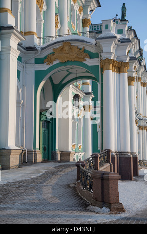 La façade du palais d'hiver, Place du Palais, Saint Petersbourg, Russie Banque D'Images