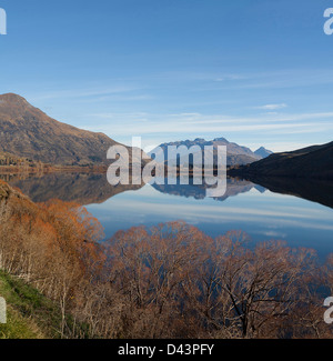 Lac Hayes sur une journée ensoleillée à l'automne Nouvelle Zélande Banque D'Images